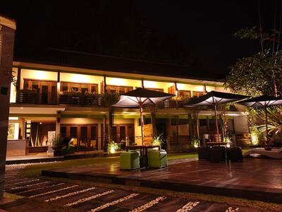 JavaCove Beach Hotel