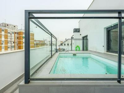 Tejares Sevilla Luxury Penthouse en Triana - gran terraza, piscina & parking privados