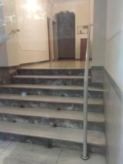Renovated 2 Bedroom Apartment in City Centre