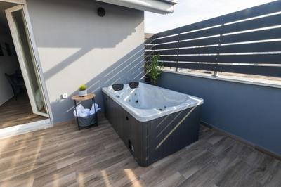 Raise Athens Metro Apartments