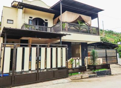 Yuwono House