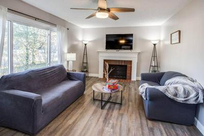Modern & Quiet Suburban Ranch Mins to Dtwn/Stores