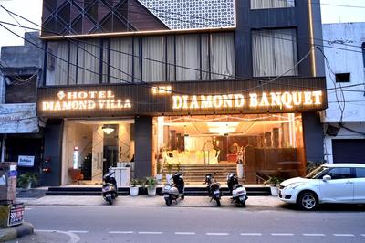Hotel Diamond Villa & Banquet- Near Golden Temple