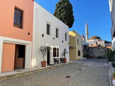 Utopia Luxury Suites - Old Town