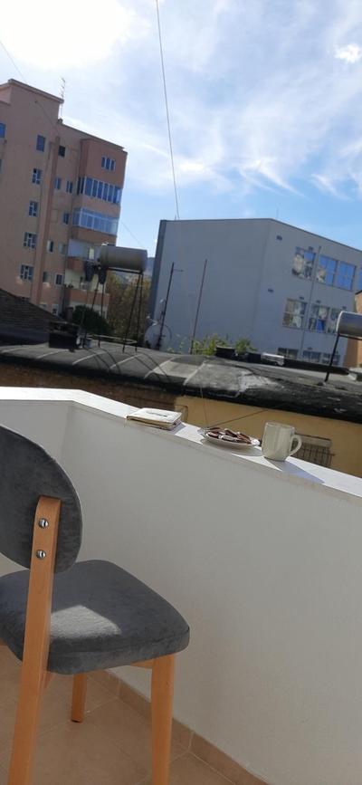 Comfy apartment- Sunny balcony