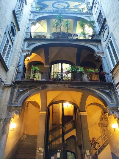 Tribunali street house