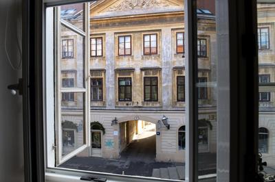 Vlaska Downtown Luxury Apartment
