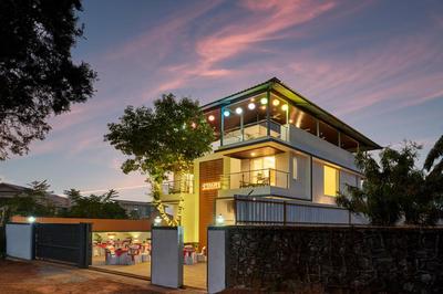 Drizzle Resort with Swimming pool Near Maapro Garden