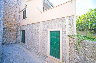 Apartment Postira