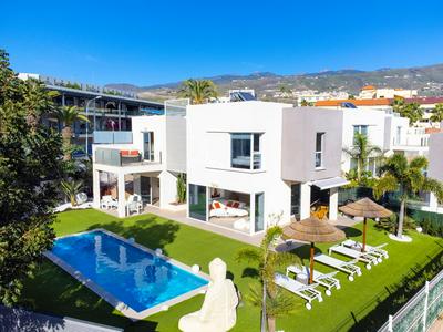 VILLA OASIS Buddha Garden by Sunkeyrents