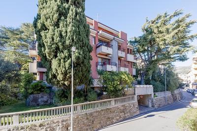 GuestHost - Portosole Attic - with Terrace and Private Parking