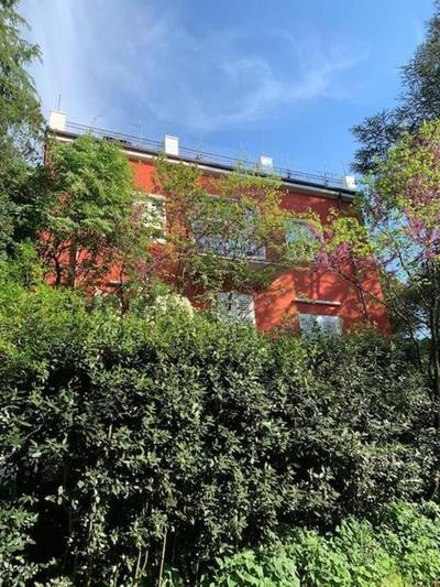 Alloggio in villa con piscina, giardino e posto auto