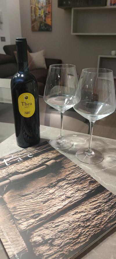 BB Art Wine & Suite