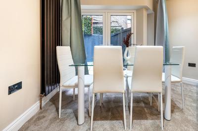 Canary Wharf Beautiful Modern House
