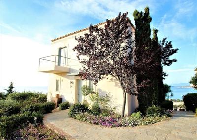 Villa Thalia Floating Heaven