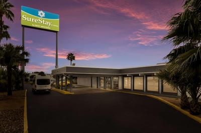 Spanish Trails Inn - Laredo Hotel