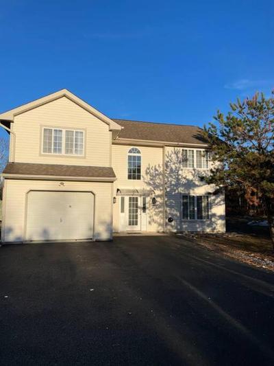Quiet Private House w Hot Tub/Fire pit/Games