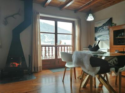 Triplex, chimenea y Wi-Fi, confort a tres niveles - Puig Falcó 1