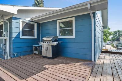 Roomy 5 Bed 3 Bath Fire Place Large Outdoor Space