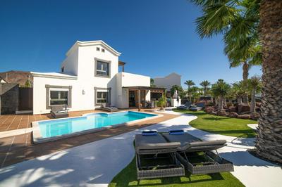 Beautiful Lanzarote Villa 3 Bedrooms Villa Irlanda Private Pool & Only 400M From The Sea Playa Blanca
