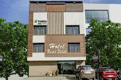 Hotel Royal Salute Near ISBT Zirakpur Chandigarh
