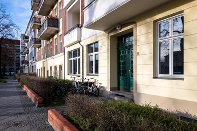Sonnig & Helle Wohnung Alexanderplatz in 15min zu erreichen, Herthastraße sehr schön und groß für Gruppen geeignet