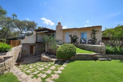 [Villa indipendente piscina privata] e vista mare
