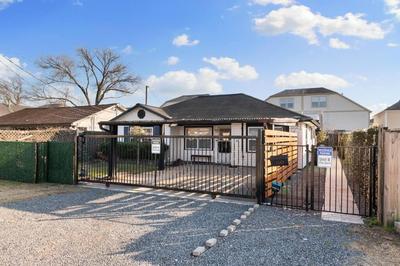 Cozy Heights House Patio and Backyard Sleeps 9