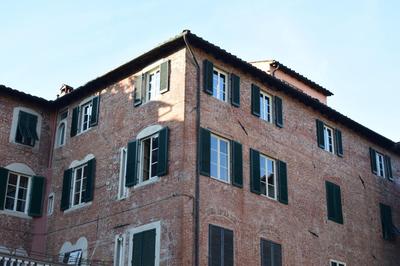 Grande Appartamento per gruppi e famiglie in centro storico a Lucca con terrazza e AC