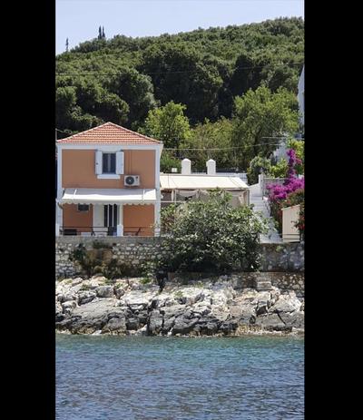 Efi's Cottage by the sea
