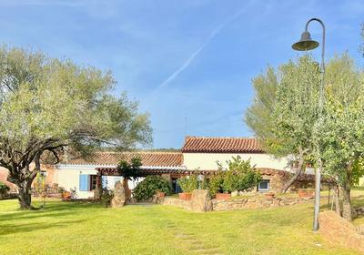 ISS Travel, Li Funnesi House - with private garden, air-condition and two bathrooms
