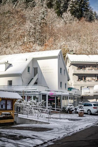 DAS SCHÖNE LEBEN Pop-Up Hotel