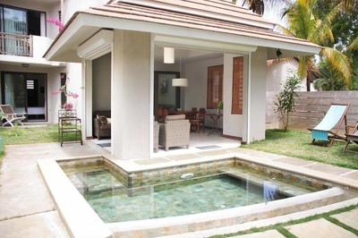 Modern Villa with service. Exceptional beach, private swimming pool