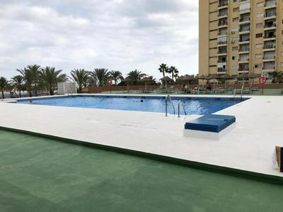 Piscina - 1ª línea de playa Puerto Deportivo