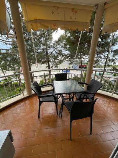 Lovely 2 bedroom unit with beach view