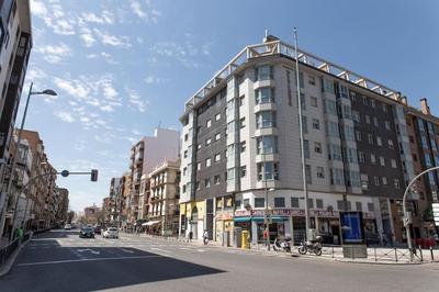 Encantador apartamento reformado en Tetuán by beBalmy