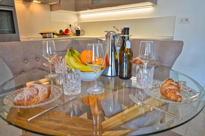 Felice sul Lago 2-Bedroom Lakeview Apartment