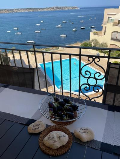Seaview Family Apartment, Pool, Easy Access to the Sea, Near Mellieħa Bay
