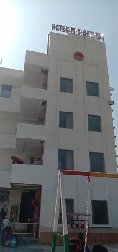 Hotel Mid Way Taj By WB Inn