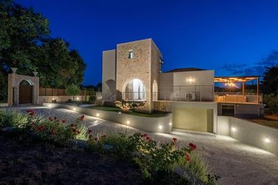 Luxury Villa Majore