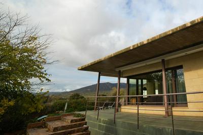 CASA LAS 7 CEPAS moderna y acogedora en plena naturaleza