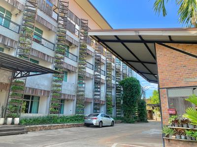 Hug Sakhonnakhon Hotel