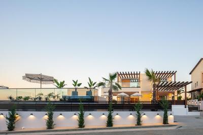 Macaw Luxury Residence, daily housekeeping included!