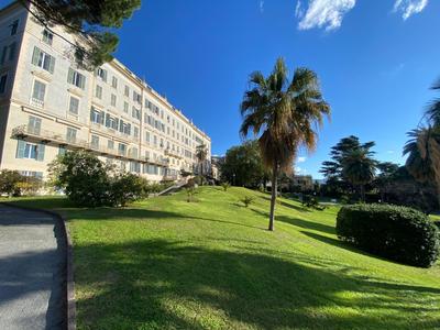 CasaViva-Stylish Trilo with AC-shared pool-parking