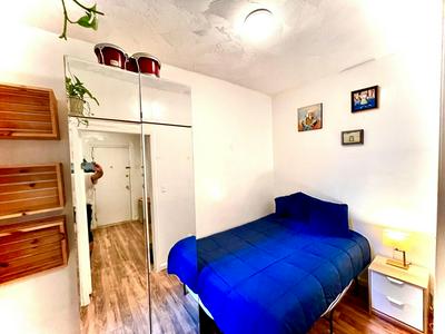 Bedroom 10 mins to Times Square! and is first floor