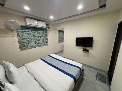 Hotel Baba - near Charbagh Railway Station