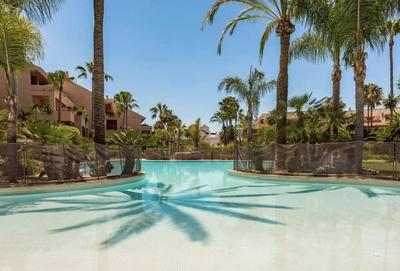 Beautiful 5 * Penthouse very near the beach