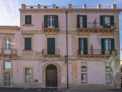 Veronique by Dimore in Sicily