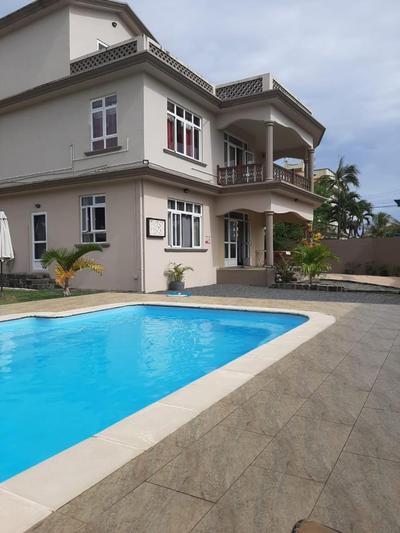Villa Jehan Tourist Residence