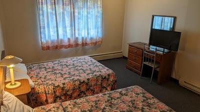 Singing Surf Inn & Pub